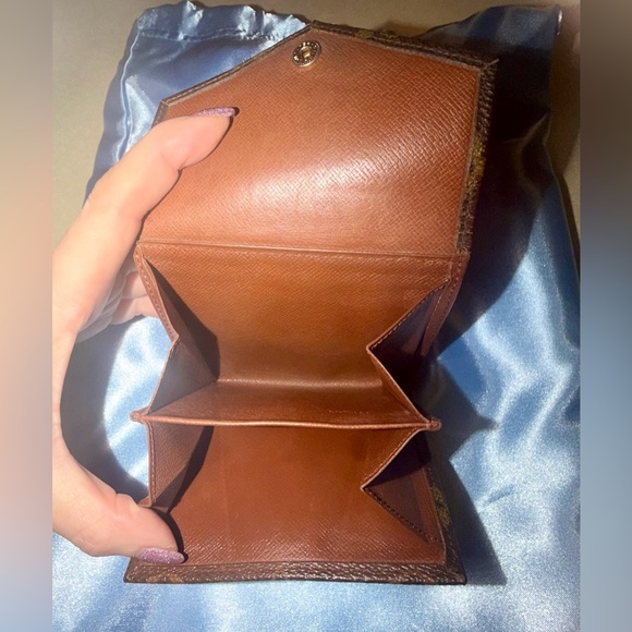 Louis Vuitton Monogram Elise Wallet - Picture 8 of 14